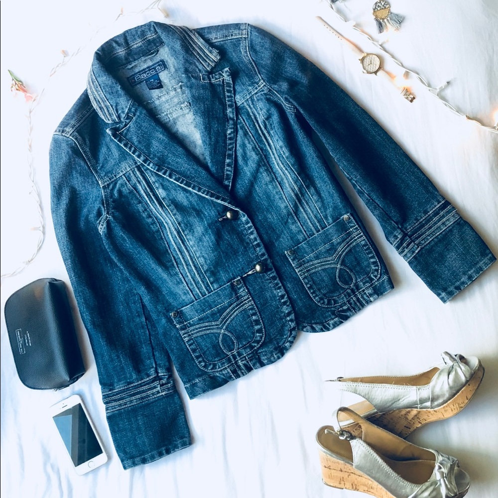 Brand new Baccini Denim Jean Jacket M pockets